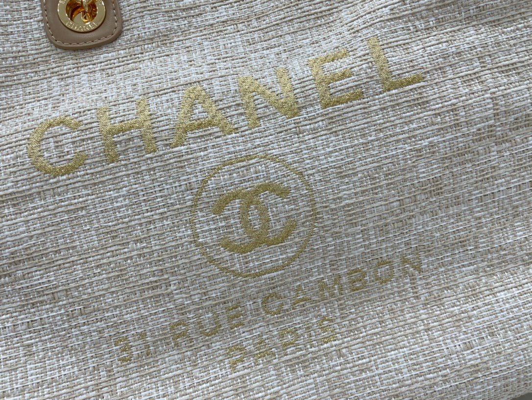 {Style No: GGAENAH6} CC DEAUVILLE LARGE 38 TOTE BAG IN BEIGE CANVAS GOLD HARDWARE - Image 7