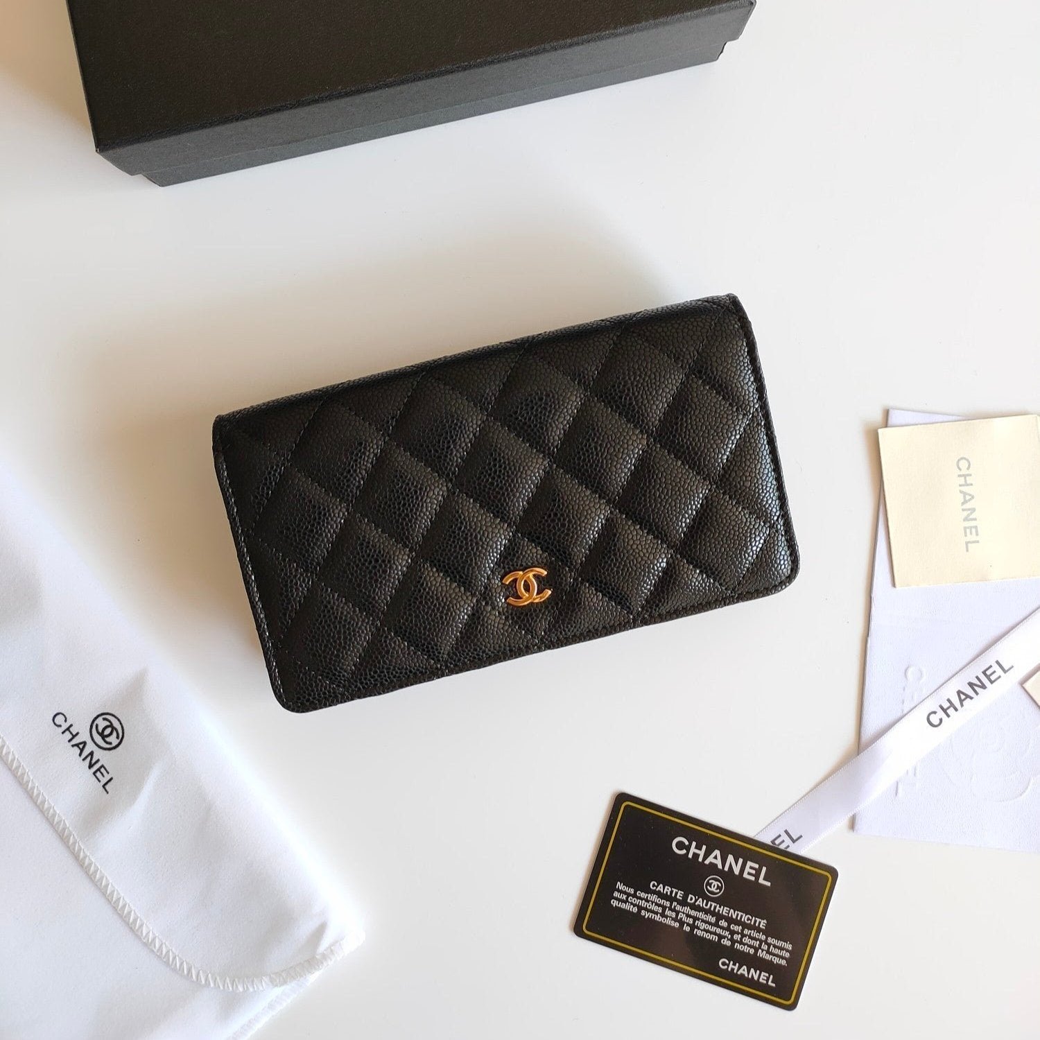 {Style No: OGQALDW6} CC ZIPPED LONG PURSE 19 BLACK GRAINED CALFSKIN GOLD ICON