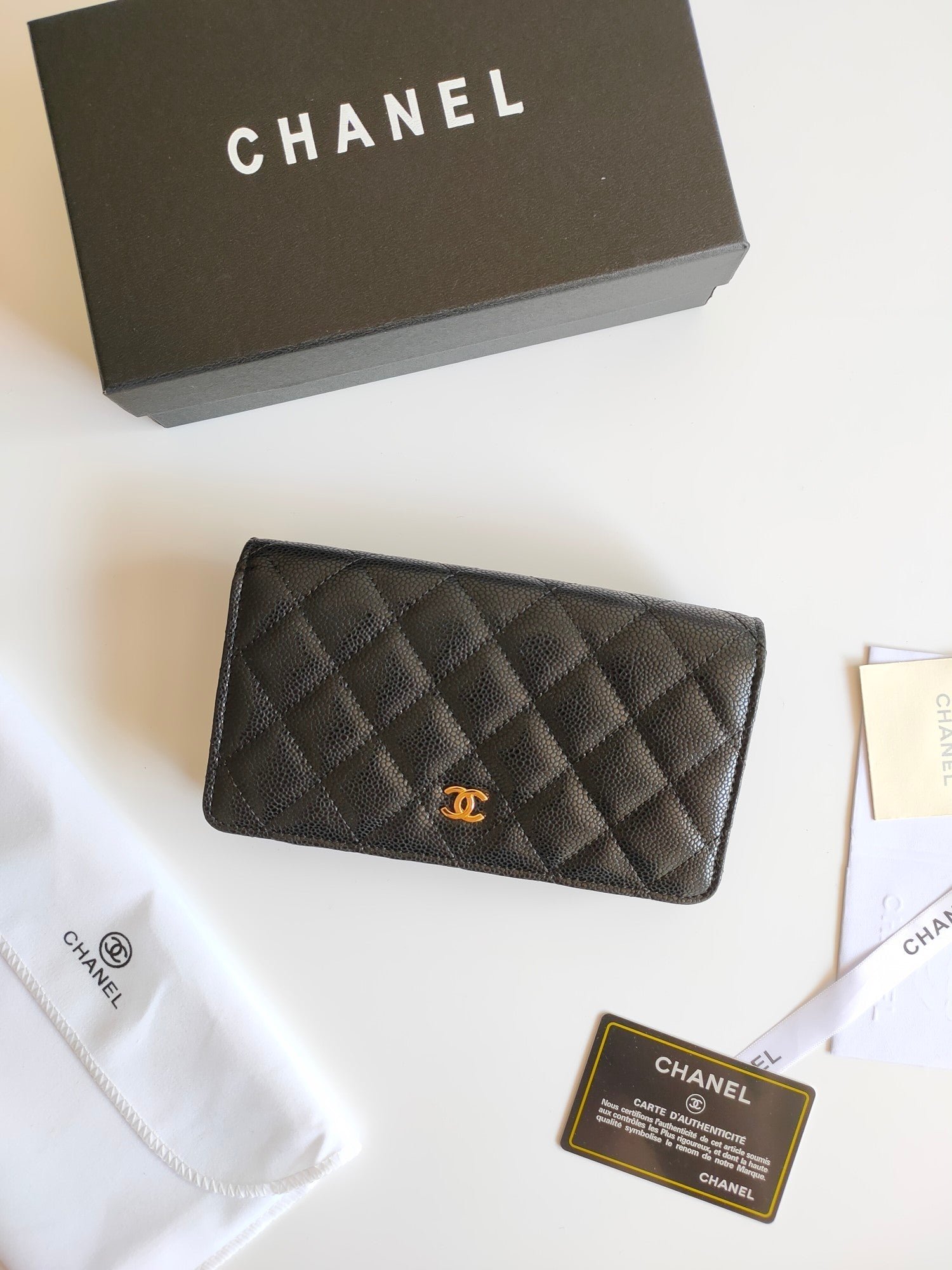 {Style No: OGQALDW6} CC ZIPPED LONG PURSE 19 BLACK GRAINED CALFSKIN GOLD ICON - Image 2