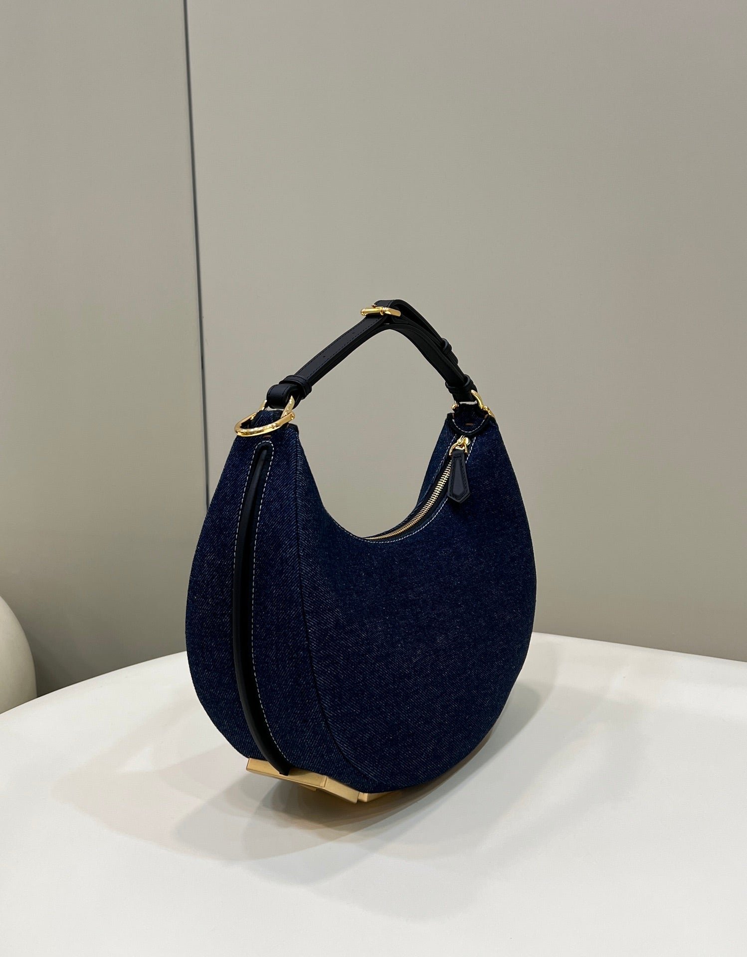 {Style No: 3UCUVIUI} FENDIGRAPHY 29 BAG IN NAVY BLUE DENIM FABRIC WITH GOLD HARDWARE - Image 2