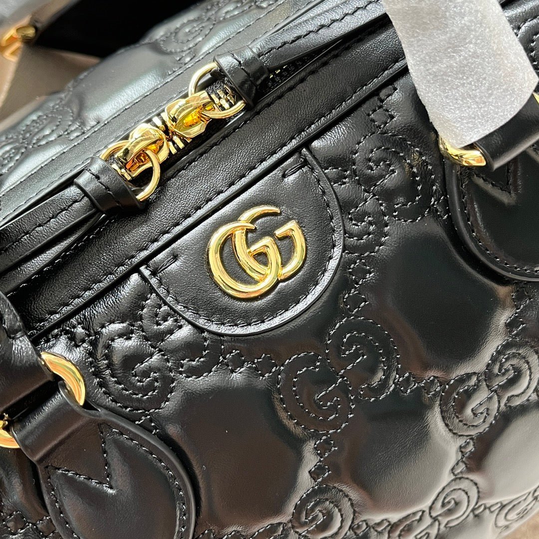 {Style No: 7GUOLPC8} MATELASSÉ TOP HANDLE BAG 31 IN BLACK EMBOSSED CALFSKIN GOLD HARDWARE - Image 7
