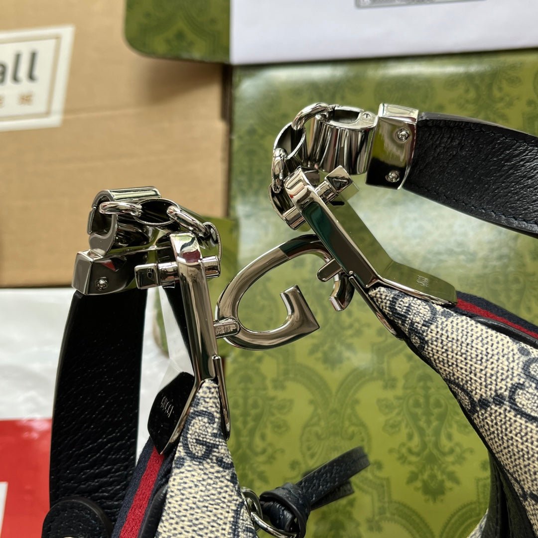 {Style No: DJ4G8C8M} ATTACHE MINI BAG 23 IN BEIGE GG AND DARK BLUE CALFSKIN - Image 4