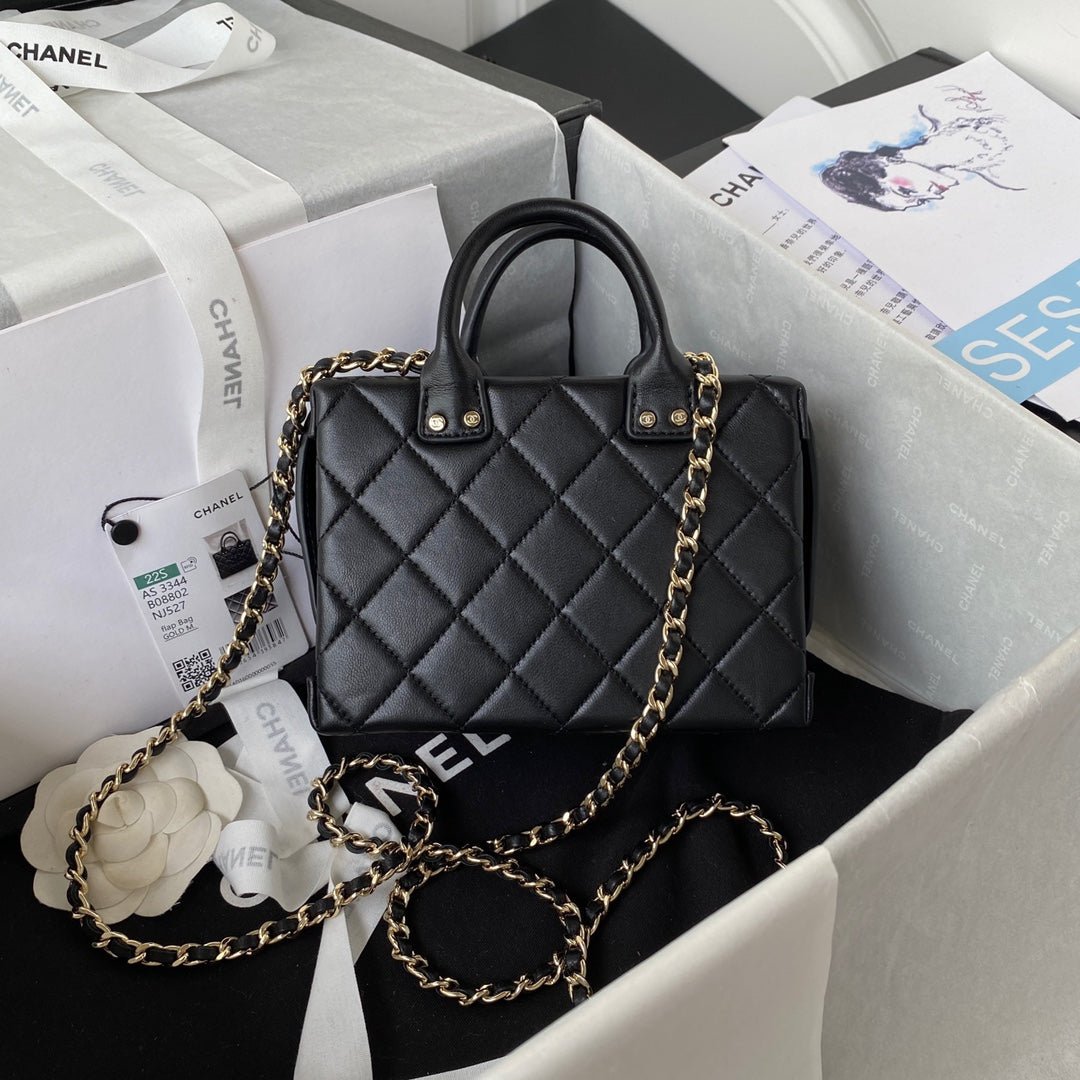 {Style No: PERA4PA6} CC MINI 15 BOX BAG IN BLACK CALFSKIN GOLD HARDWARE - Image 2
