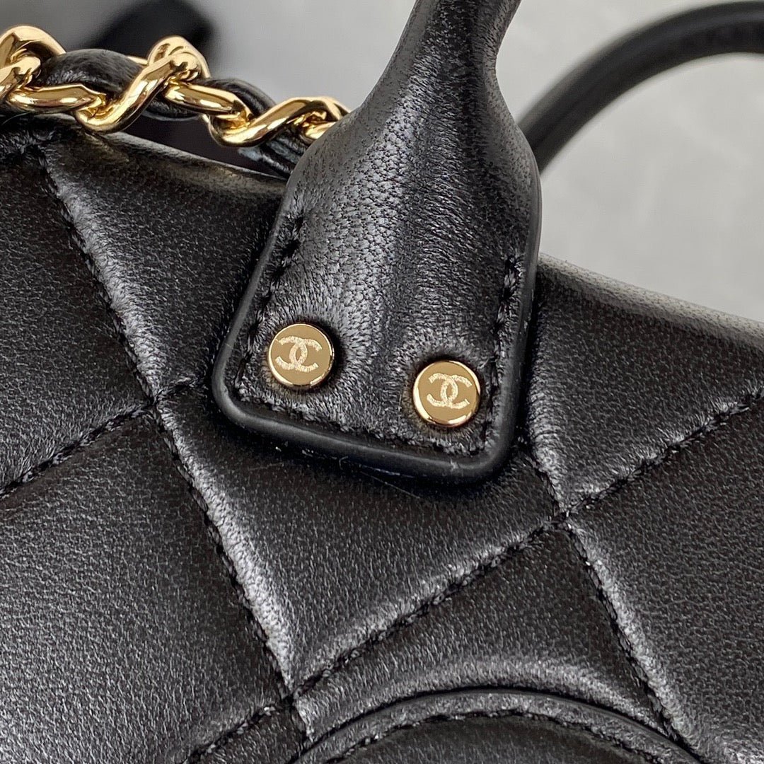 {Style No: PERA4PA6} CC MINI 15 BOX BAG IN BLACK CALFSKIN GOLD HARDWARE - Image 4