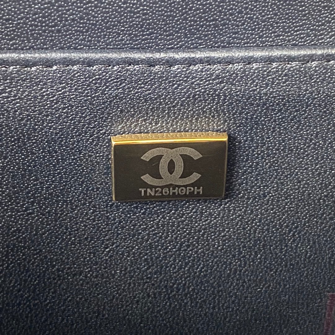 {Style No: PERA4PA6} CC MINI 15 BOX BAG IN BLACK CALFSKIN GOLD HARDWARE - Image 5