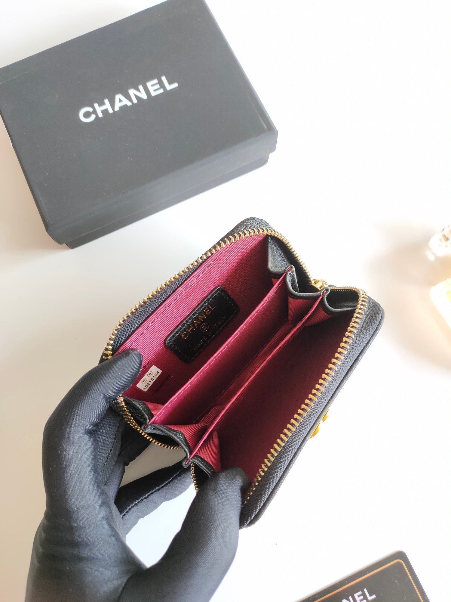 {Style No: LL9VNDGL} CC BOY ZIP COIN PURSE 11.5 BLACK CALFSKIN GOLD ICON - Image 4
