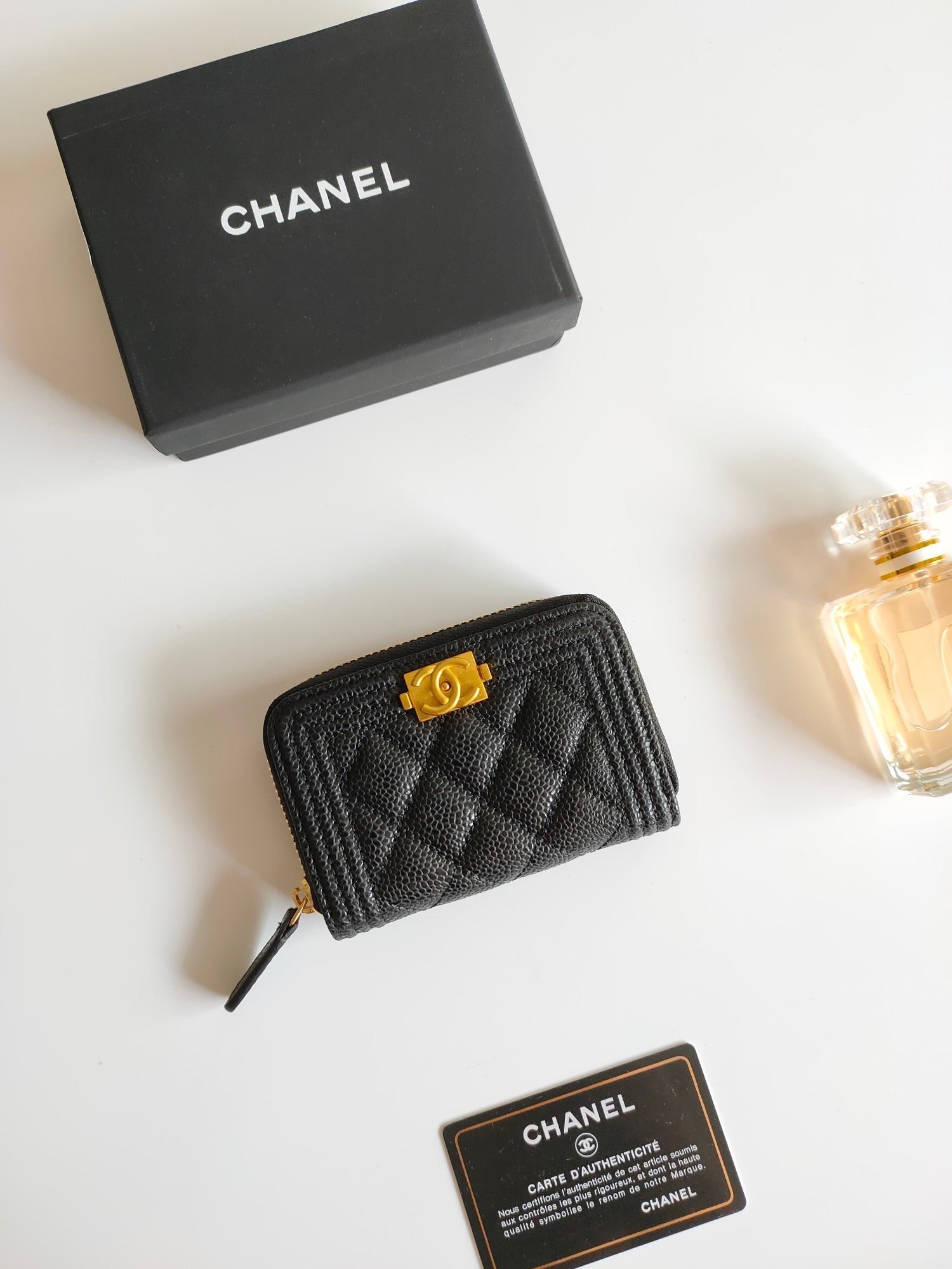 {Style No: A9IHE8OX} CC BOY ZIP COIN PURSE 11.5 BLACK GRAINED CALFSKIN GOLD ICON - Image 2