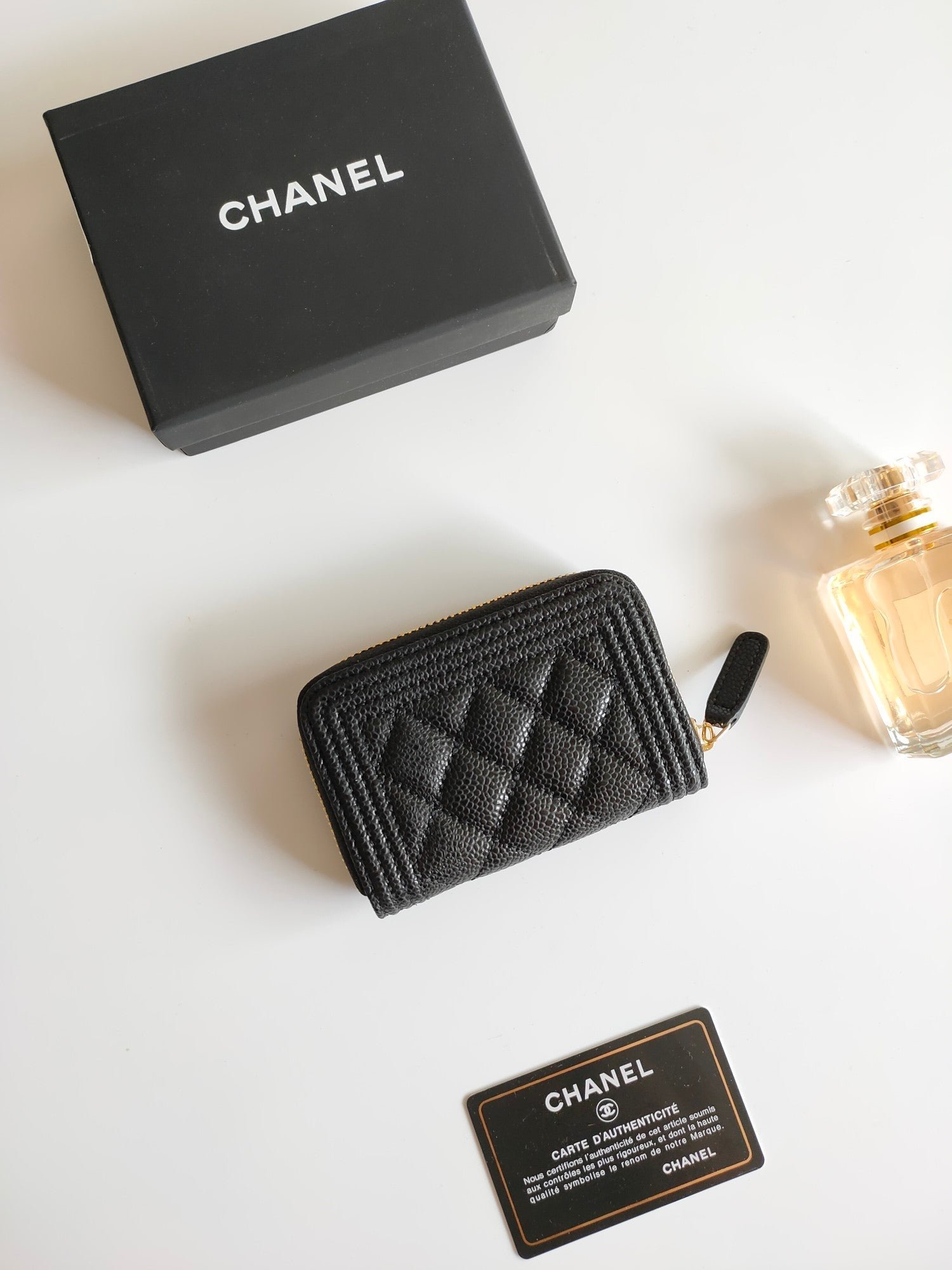 {Style No: A9IHE8OX} CC BOY ZIP COIN PURSE 11.5 BLACK GRAINED CALFSKIN GOLD ICON - Image 5