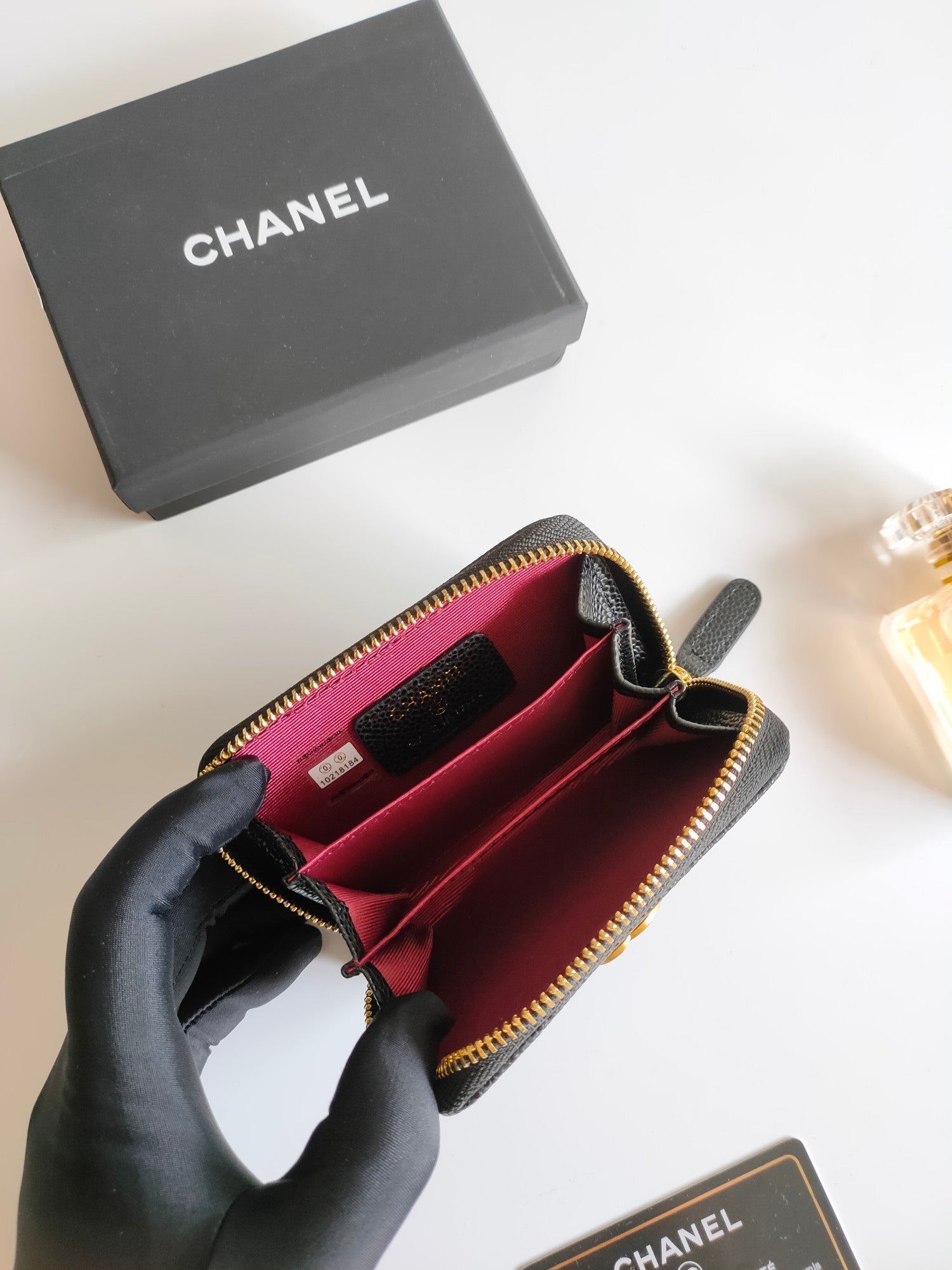 {Style No: A9IHE8OX} CC BOY ZIP COIN PURSE 11.5 BLACK GRAINED CALFSKIN GOLD ICON - Image 4