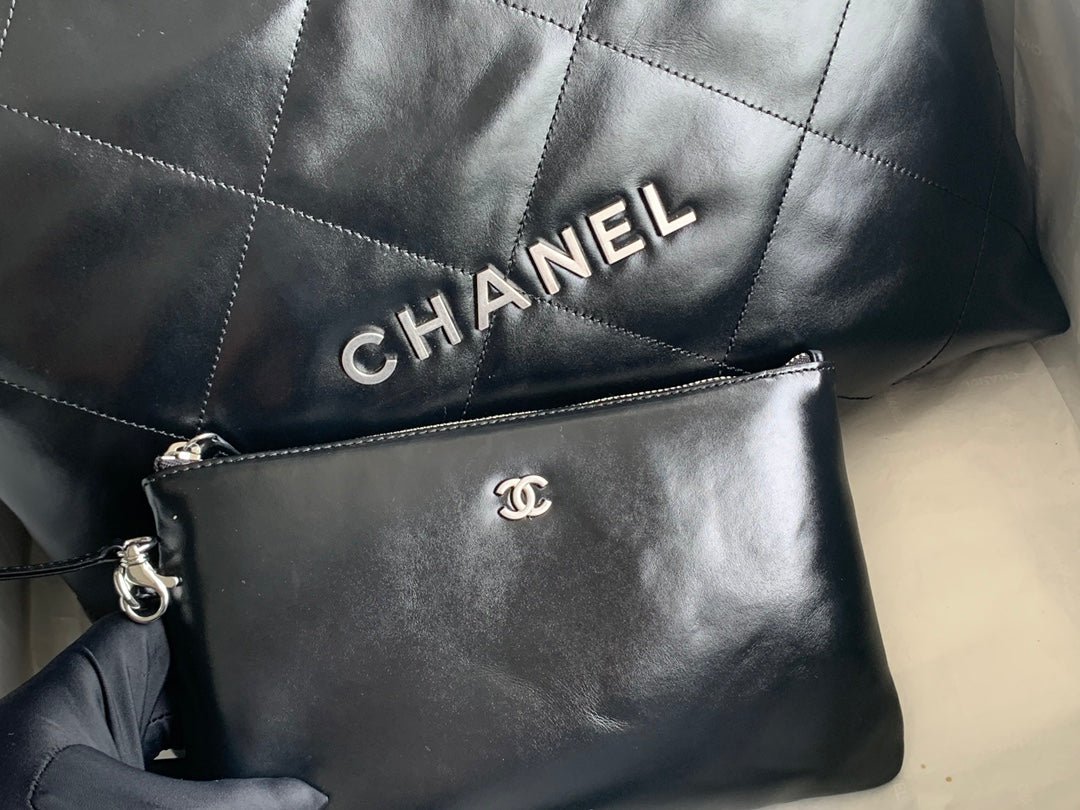 {Style No: STZ5KLFG} CC LARGE 42 HANDBAG IN BLACK SHINY CALFSKIN SILVER HARDWARE - Image 5