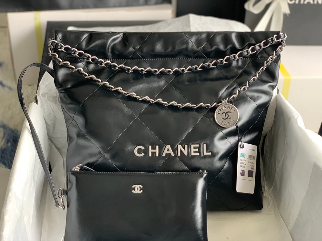 {Style No: S6WJ6AW6} CC MEDIUM 37 HANDBAG IN BLACK SHINY CALFSKIN SILVER HARDWARE - Image 2