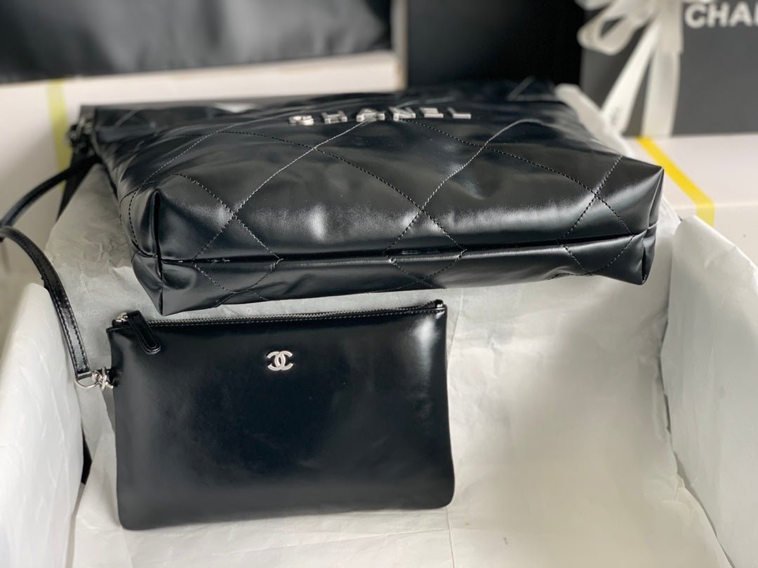 {Style No: S6WJ6AW6} CC MEDIUM 37 HANDBAG IN BLACK SHINY CALFSKIN SILVER HARDWARE - Image 4
