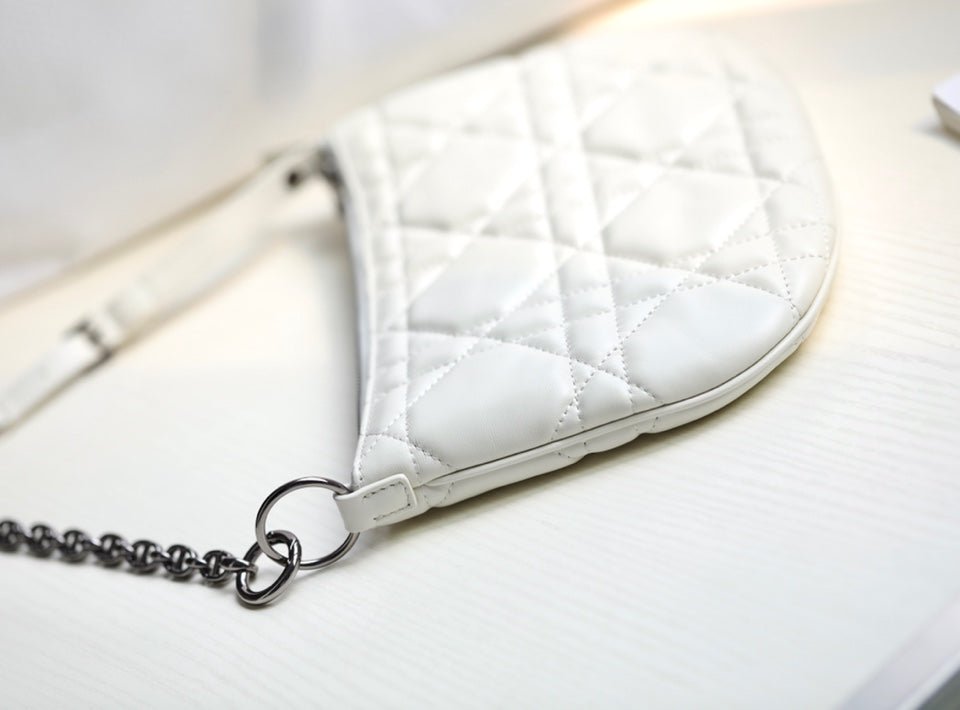 {Style No: X17Q15KG} MINI CARO BAG 25 IN WHITE LAMBSKIN - Image 7