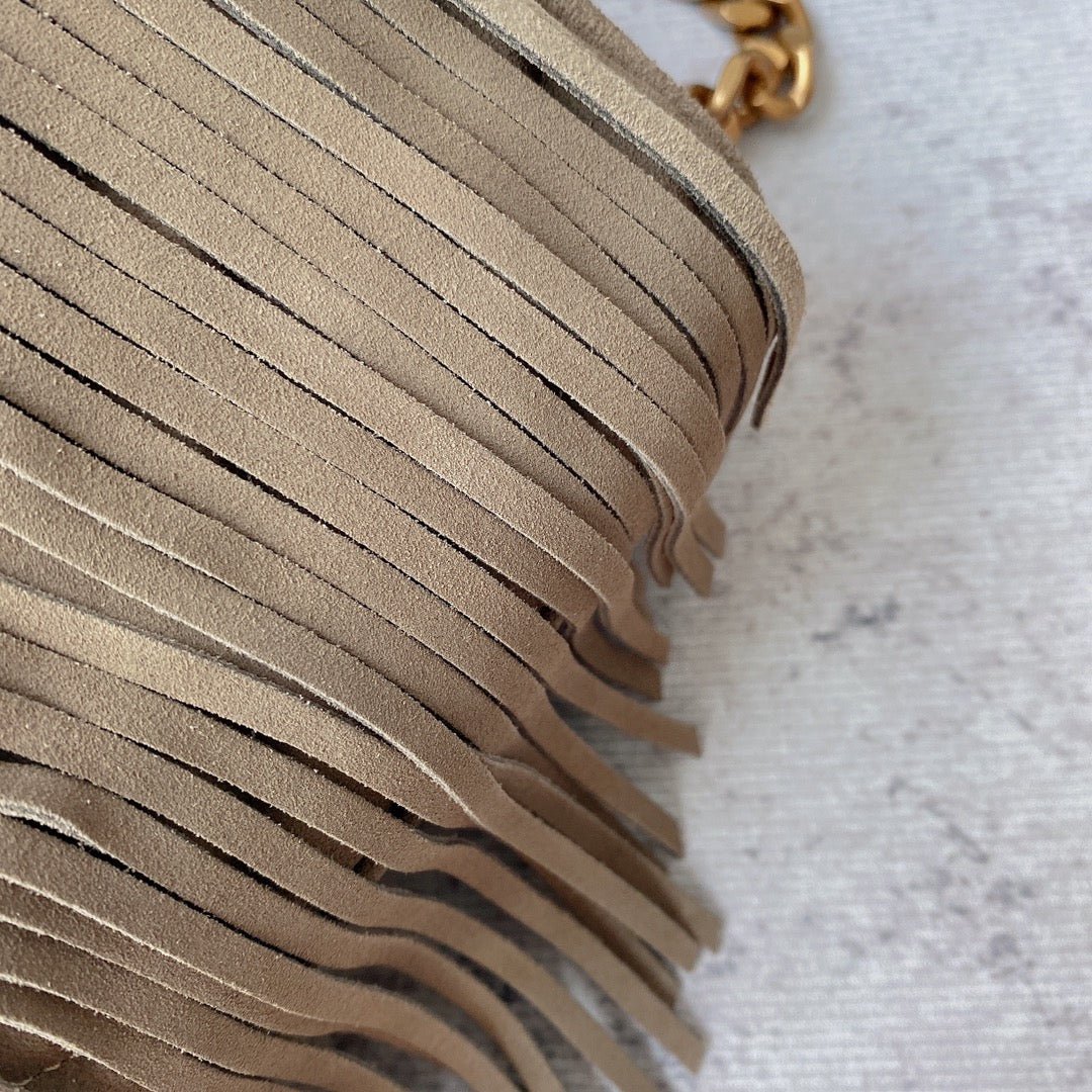 {Style No: AAW9WO36} COLLEGE TASSEL 24 IN LIGHT FAWN SUEDE GOLD HARDWARE - Image 4