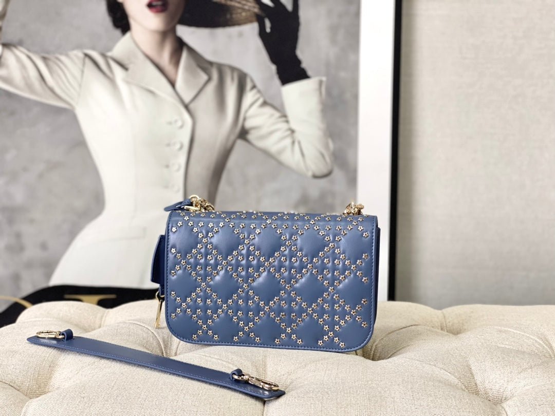 {Style No: PWZUVZ1Z} LIMITED BAG 21 IN SAPPHIRE BLUE LAMBSKIN - Image 3