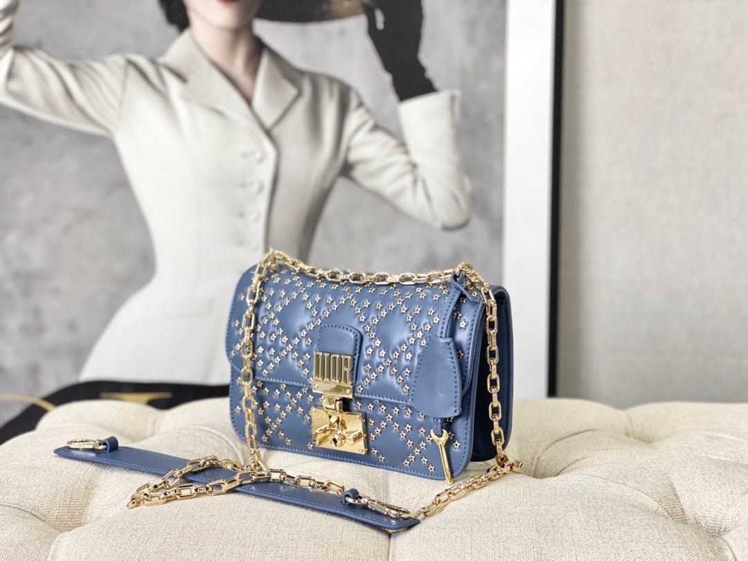 {Style No: PWZUVZ1Z} LIMITED BAG 21 IN SAPPHIRE BLUE LAMBSKIN - Image 4