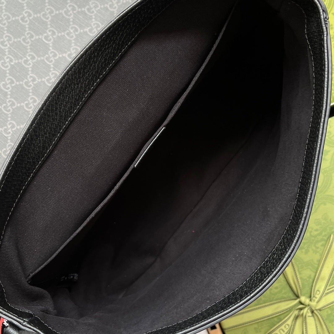{Style No: 1GC2K1PW} TIGER PRINT MESSENGER BAG 28 IN BLACK CANVAS AND LEATHER TRIM - Image 2