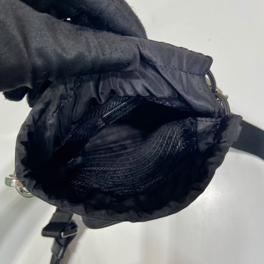 {Style No: LAUW6Q14} PHONE BAG 18 IN BLACK RE-NYLON - Image 6