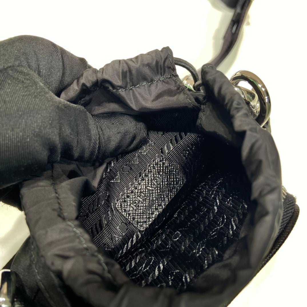 {Style No: LAUW6Q14} PHONE BAG 18 IN BLACK RE-NYLON - Image 7