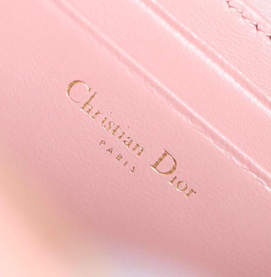 {Style No: 92VWJP6I} CARO BOX BAG 19 IN LIGHT PINK CALFSKIN - Image 9