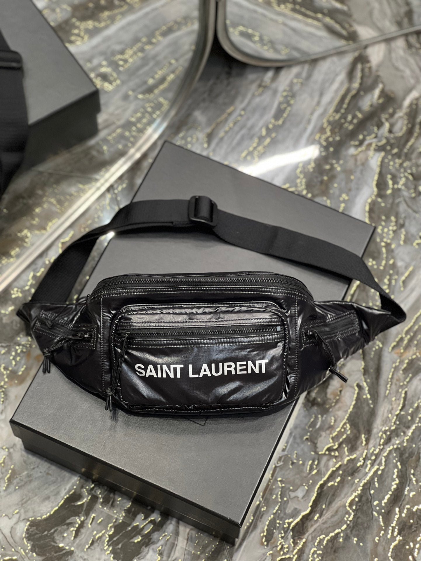 {Style No: 99O3FLEC} CROSSBODY BAG 24 IN BLACK POLISHED NYLON - Image 3