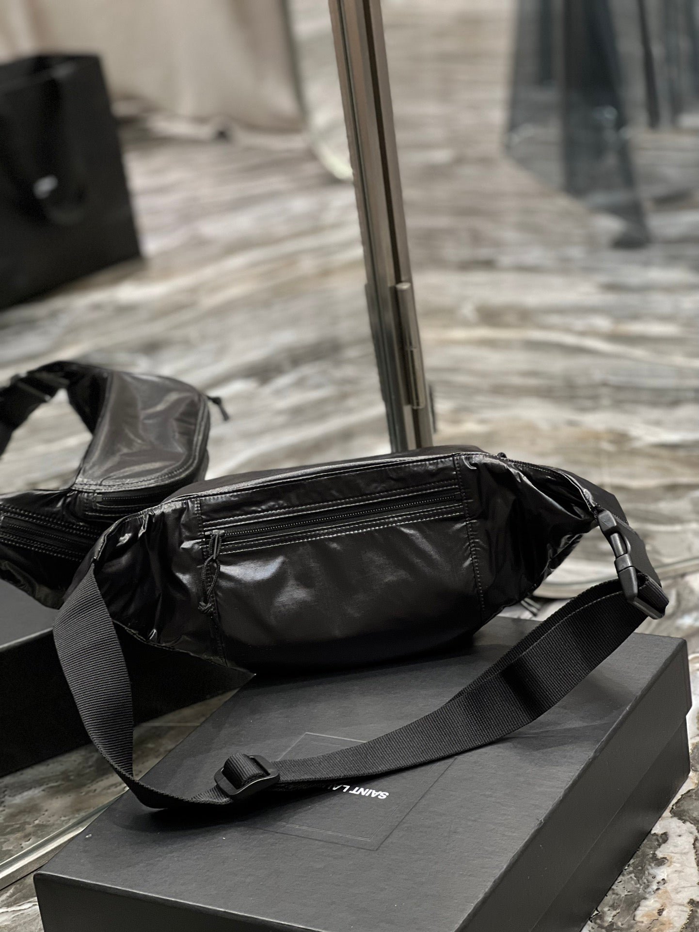 {Style No: 99O3FLEC} CROSSBODY BAG 24 IN BLACK POLISHED NYLON - Image 5