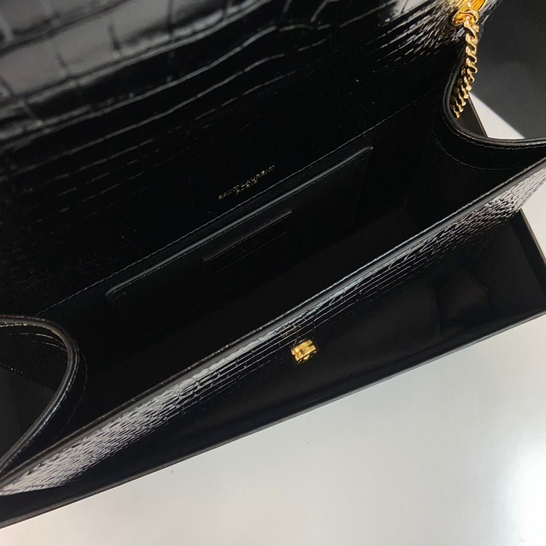 {Style No: DXD1T8YI} KATE TASSEL 24 CROCODILE PATTERN CALFSKIN BLACK WITH GOLD LOGO - Image 5