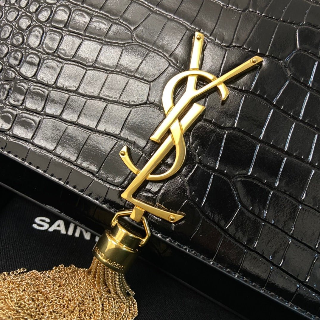 {Style No: DXD1T8YI} KATE TASSEL 24 CROCODILE PATTERN CALFSKIN BLACK WITH GOLD LOGO - Image 6
