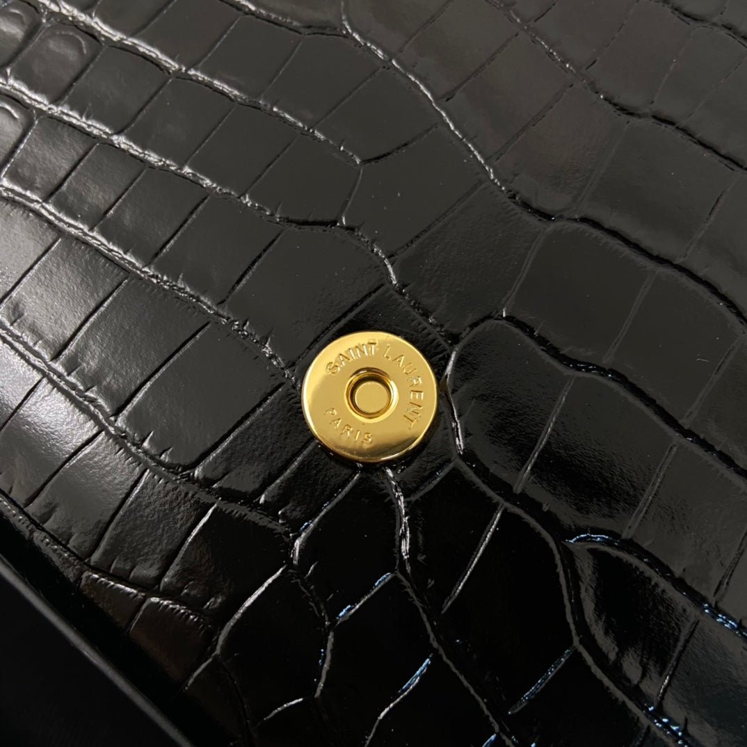 {Style No: DXD1T8YI} KATE TASSEL 24 CROCODILE PATTERN CALFSKIN BLACK WITH GOLD LOGO - Image 9