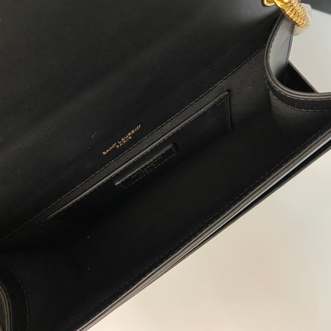 {Style No: CYS4XFY4} KATE TASSEL 24 BLACK CALFSKIN WITH GOLD LOGO - Image 8