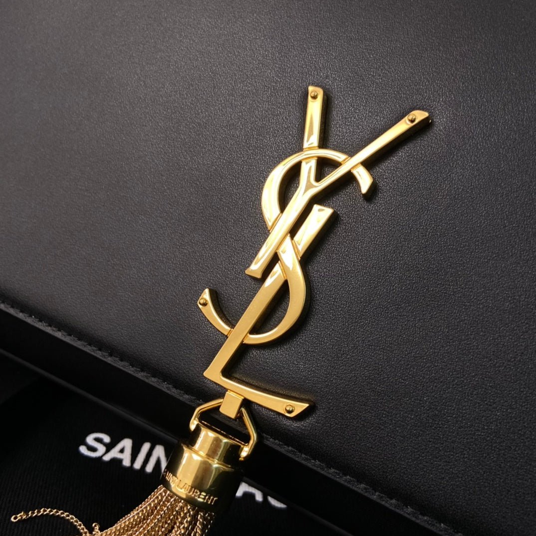 {Style No: CYS4XFY4} KATE TASSEL 24 BLACK CALFSKIN WITH GOLD LOGO - Image 4