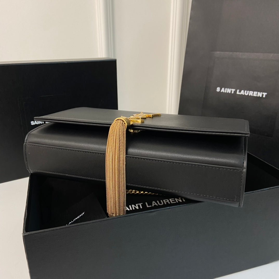 {Style No: CYS4XFY4} KATE TASSEL 24 BLACK CALFSKIN WITH GOLD LOGO - Image 3