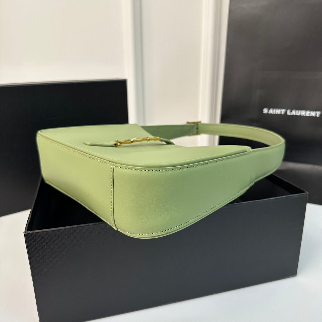 {Style No: 8LQKV5QJ} LE 5 À 7 BAG 24 LIGHT GREEN CALFSKIN - Image 7