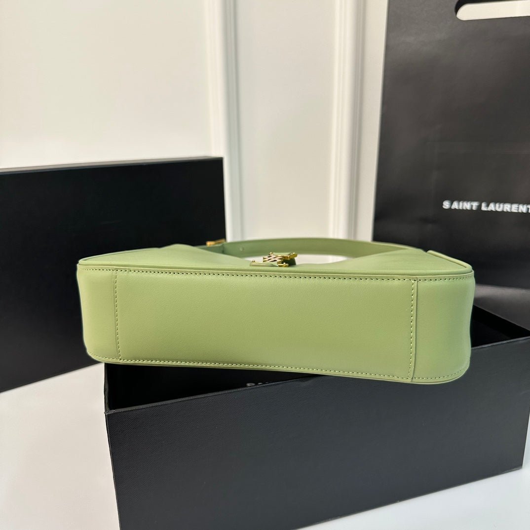 {Style No: 8LQKV5QJ} LE 5 À 7 BAG 24 LIGHT GREEN CALFSKIN - Image 8