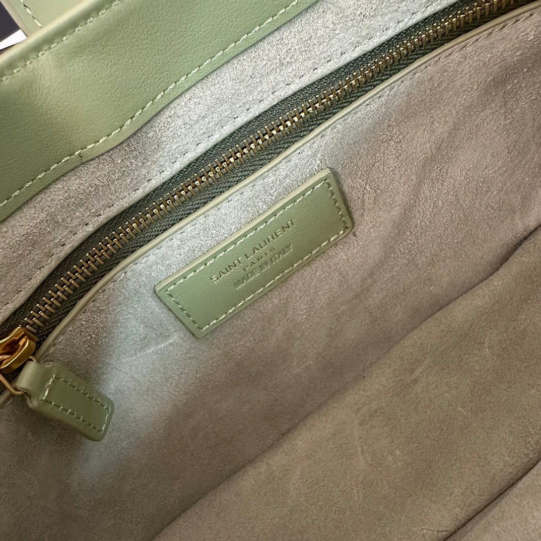 {Style No: 8LQKV5QJ} LE 5 À 7 BAG 24 LIGHT GREEN CALFSKIN - Image 5