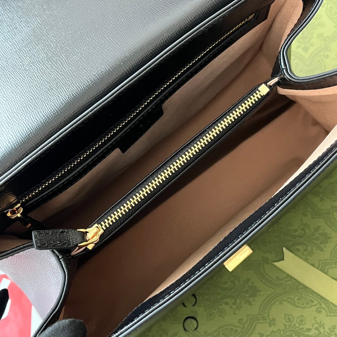 {Style No: TPI5312Z} HORSEBIT 1955 MEDIUM TOP HANDLE BAG 29 IN BLACK CALFSKIN GOLD HARDWARE - Image 6