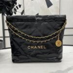 {Style No: 1WKRLG6F} CC MEDIUM 37 HANDBAG IN BLACK CALFSKIN GOLD HARDWARE