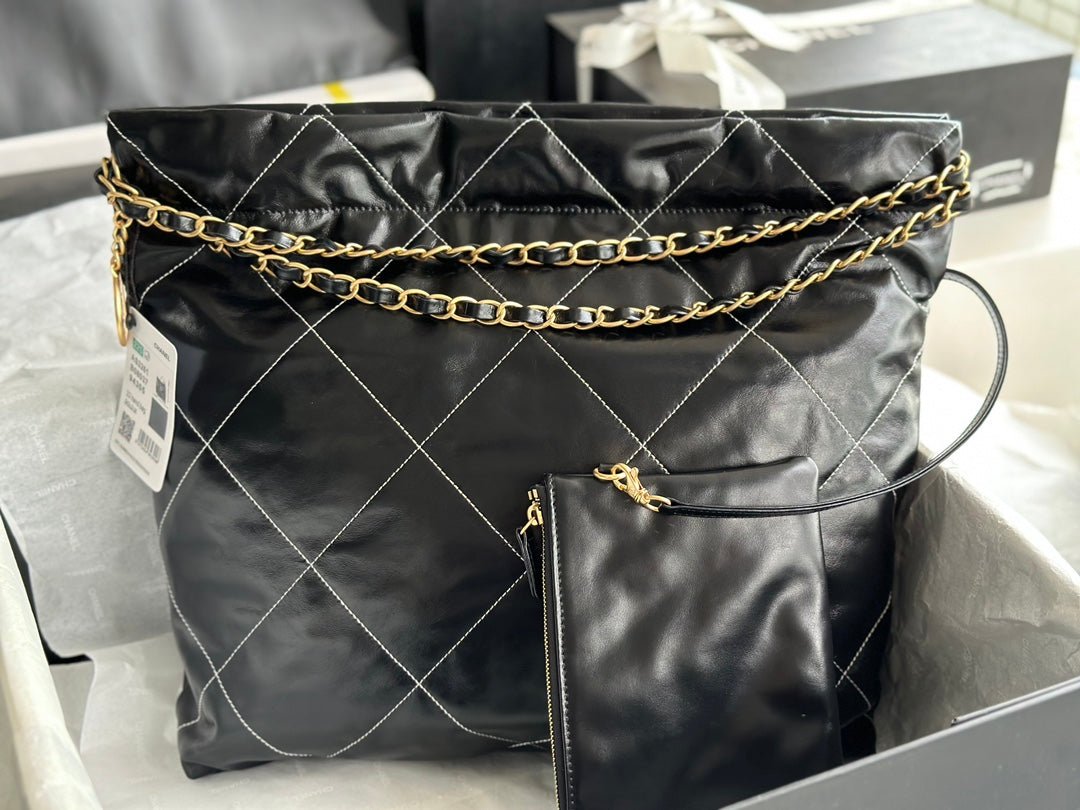 {Style No: 3OBDXQUE} CC LARGE 42 HANDBAG IN BLACK SHINY CALFSKIN GOLD HARDWARE - Image 3