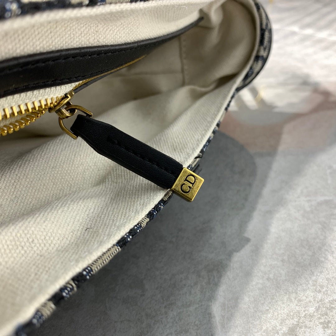 {Style No: JA7MAX8E} CD Saddle Bag Strap With Strap 25.5cm Blue Obique Embroidery - Image 9