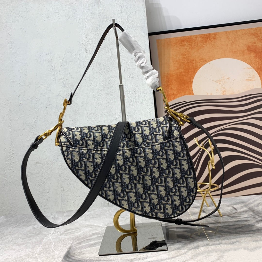 {Style No: JA7MAX8E} CD Saddle Bag Strap With Strap 25.5cm Blue Obique Embroidery - Image 3