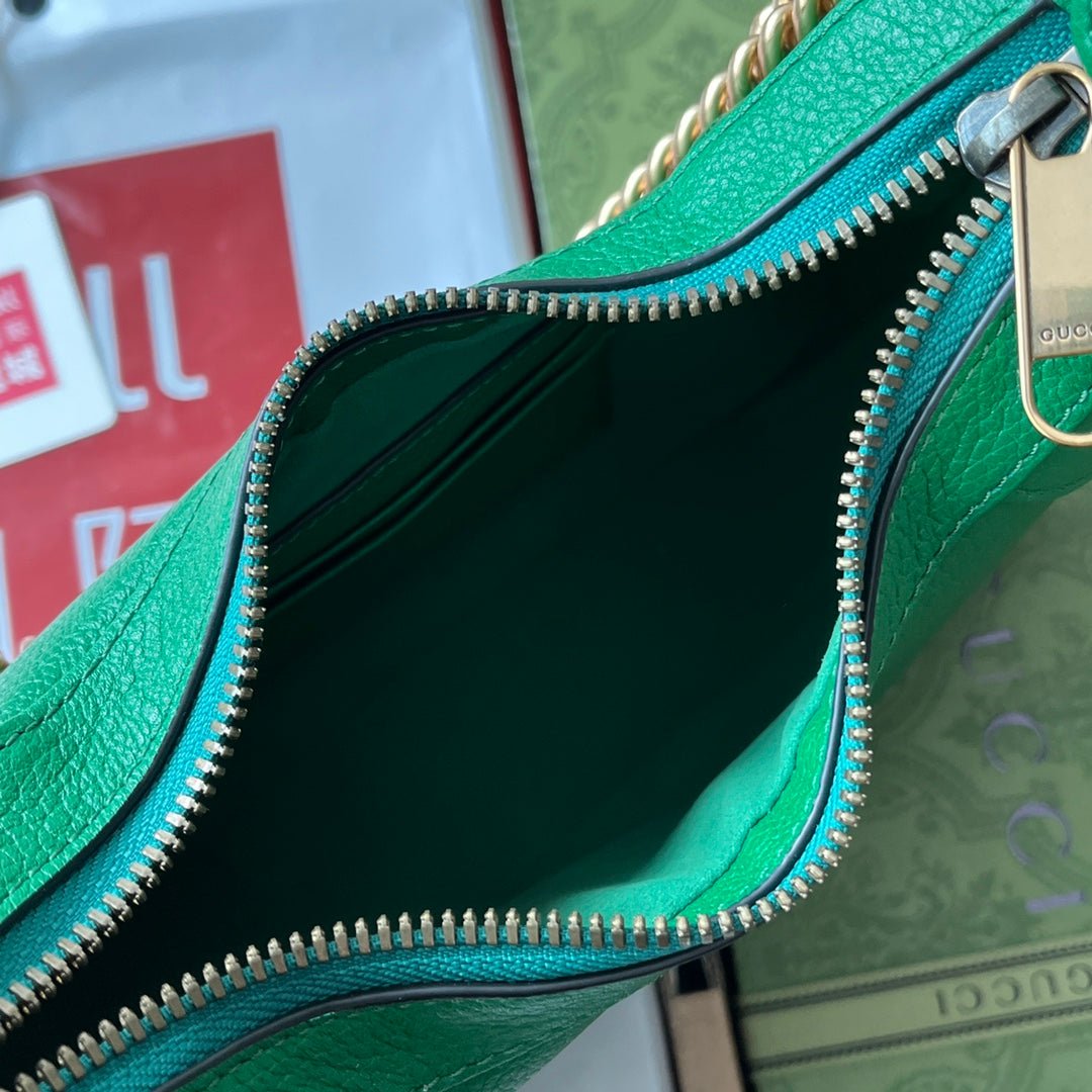 {Style No: 5T8K5HRI} SHOULDER BAG 25 IN GREEN CALFSKIN GOLD HARDWARE - Image 8