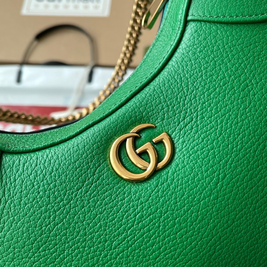 {Style No: 5T8K5HRI} SHOULDER BAG 25 IN GREEN CALFSKIN GOLD HARDWARE - Image 9