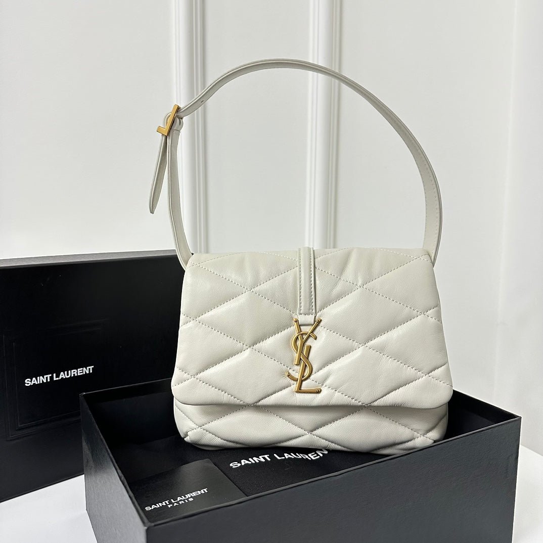 {Style No: 5A3L9TV8} LE 5 À 7 HANDBAG 24 IN WHITE LAMBSKIN