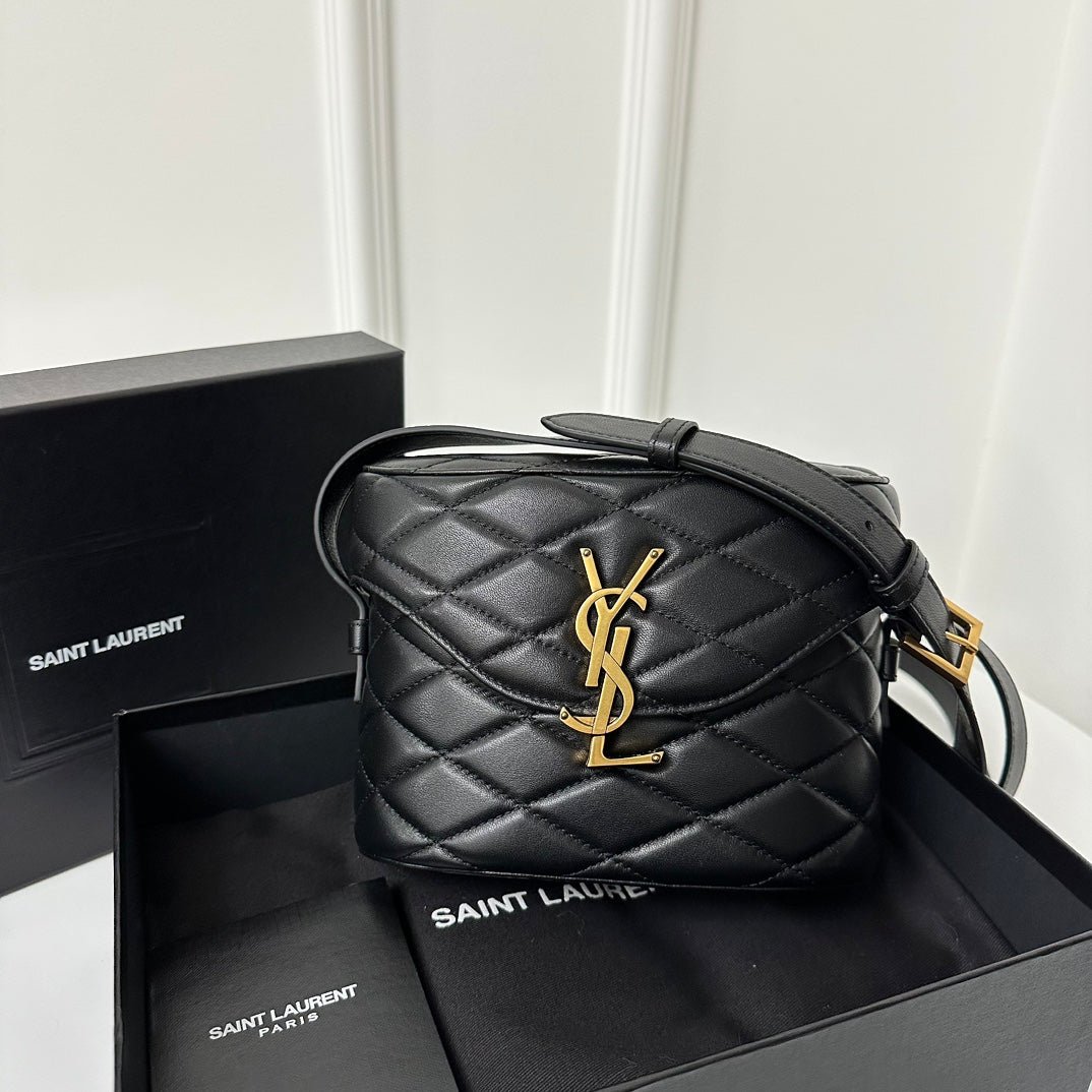 {Style No: 5B1HKEU4} JUNE 19 BLACK QUILTED LAMBSKIN WITH GOLD LOGO BOX BAG