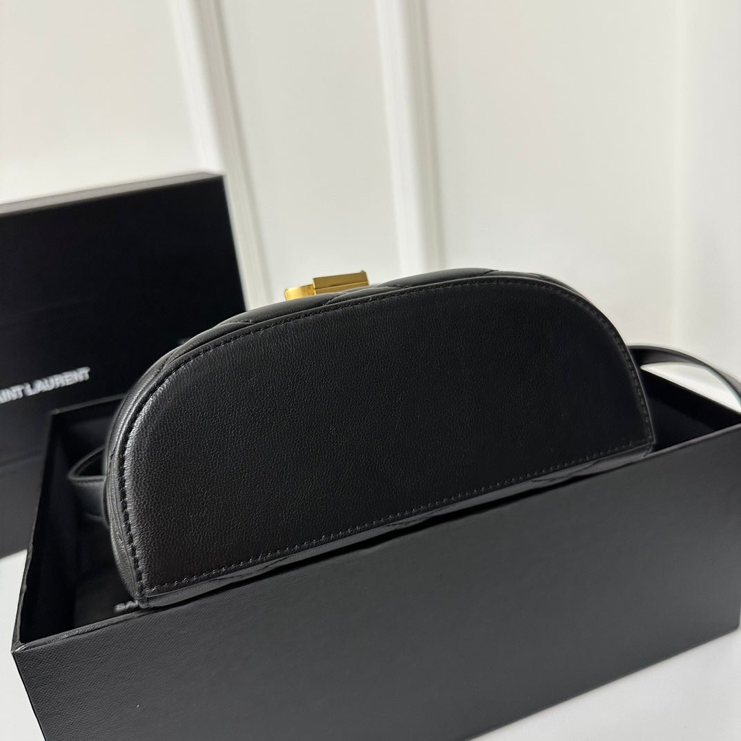 {Style No: 5B1HKEU4} JUNE 19 BLACK QUILTED LAMBSKIN WITH GOLD LOGO BOX BAG - Image 8
