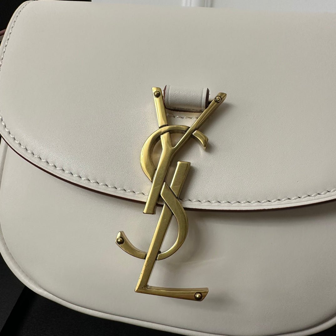 {Style No: F35UXFR5} KAIA 18 HANDBAG IN WHITE CALFSKIN - Image 4