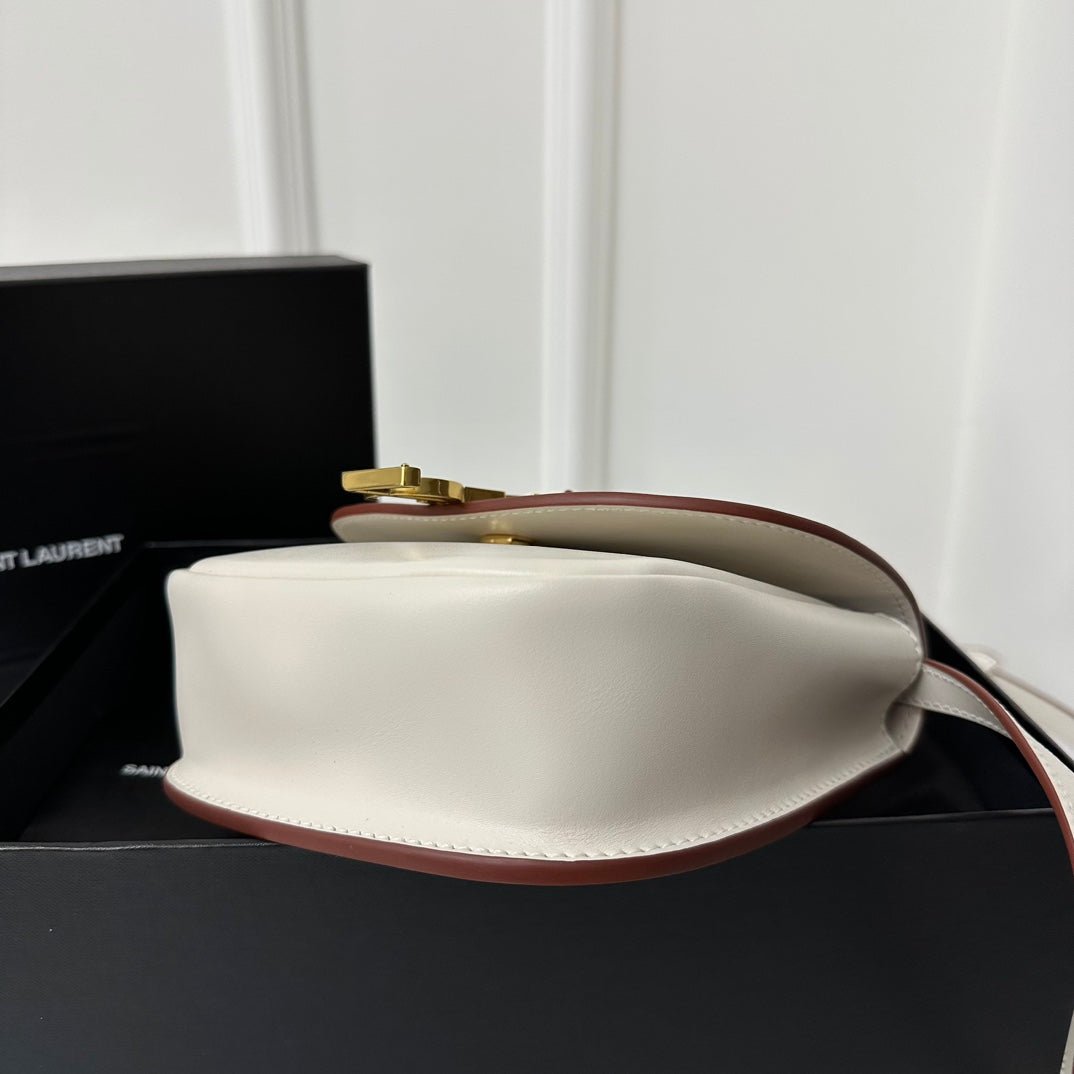 {Style No: F35UXFR5} KAIA 18 HANDBAG IN WHITE CALFSKIN - Image 5
