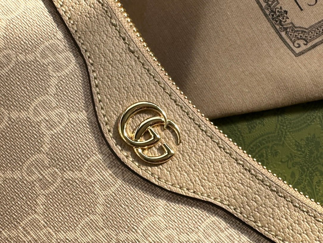 {Style No: 2RAIJXT4} OPHIDIA GG SMALL 25 HANDBAG BEIGE AND WHITE SUPREME CANVAS - Image 6