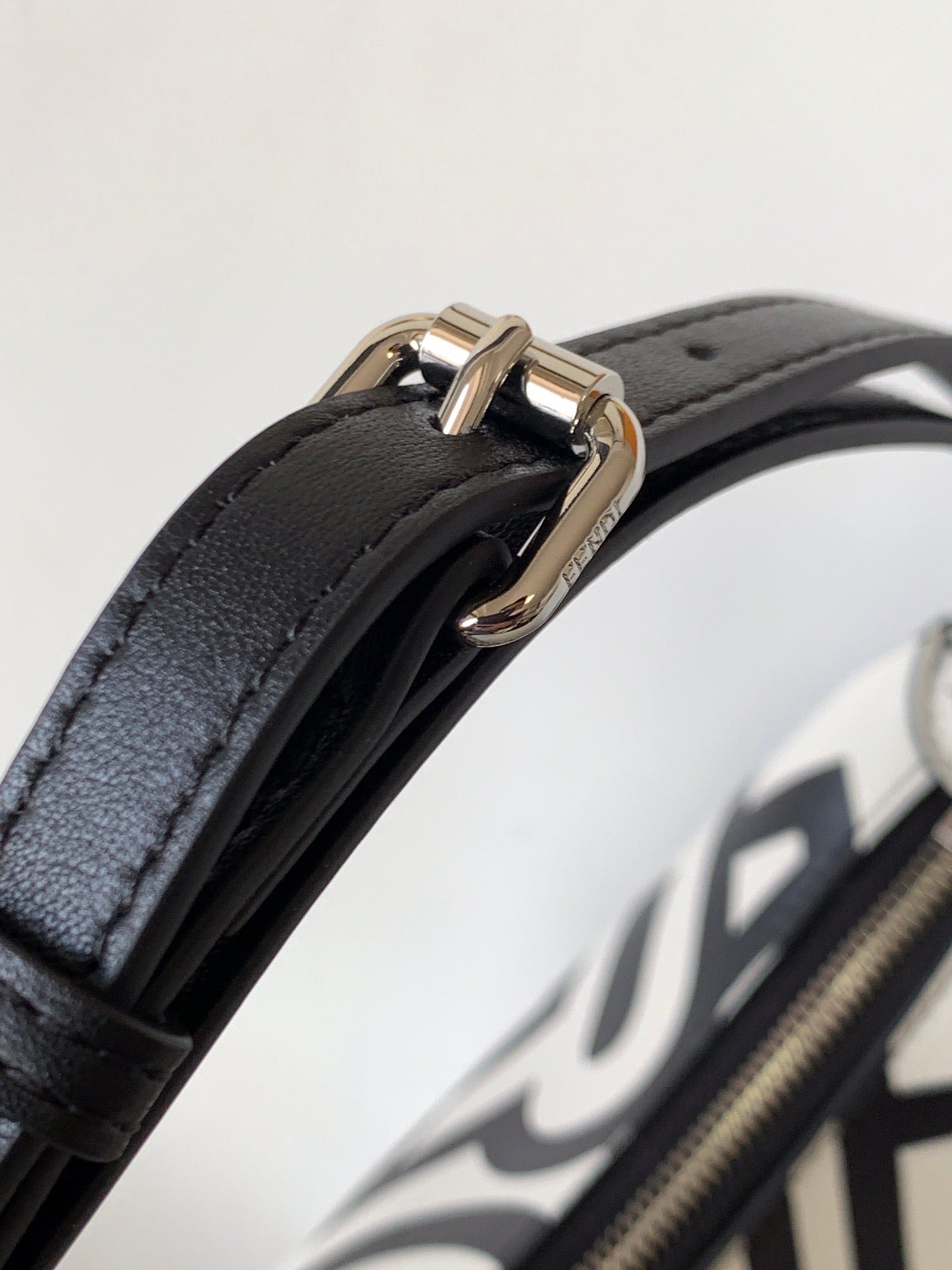 {Style No: Z7A5CFOM} FENDIGRAPHY SMALL 29 IN WHITE MIX BLACK SMOOTH CALFSKIN SILVER HARDWARE - Image 7