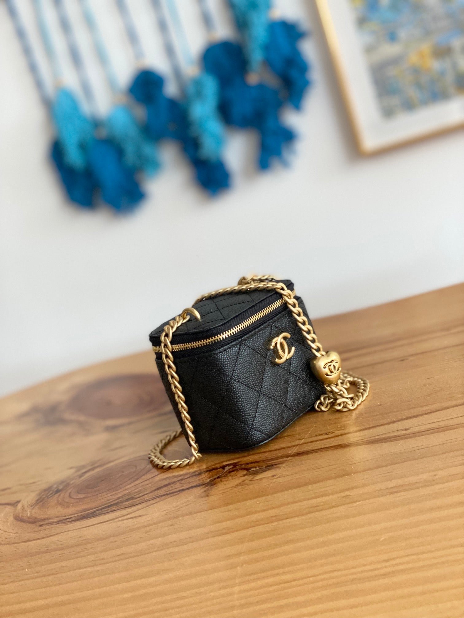 {Style No: 5AXYO6EC} CC MINI 10 VANITY IN BLACK CALFSKIN GOLD HARDWARE - Image 6